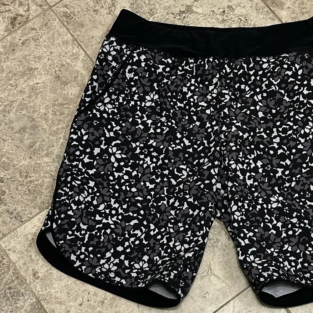 Lands End 9” Board Shorts Sunshade Black Gray Floral Size 10